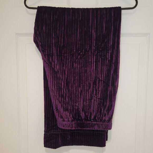 Purple Soft Velvet Lounging Set NWOT - Picture 11 of 14